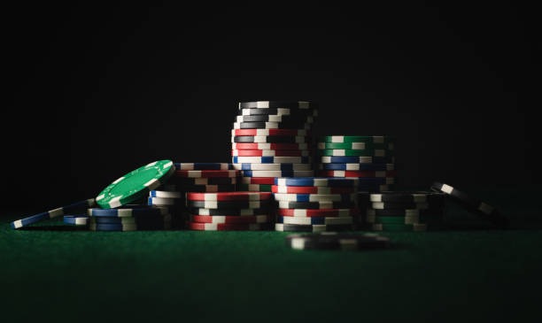 18toto wap live casino studio with professional dealer and multi-camera feed